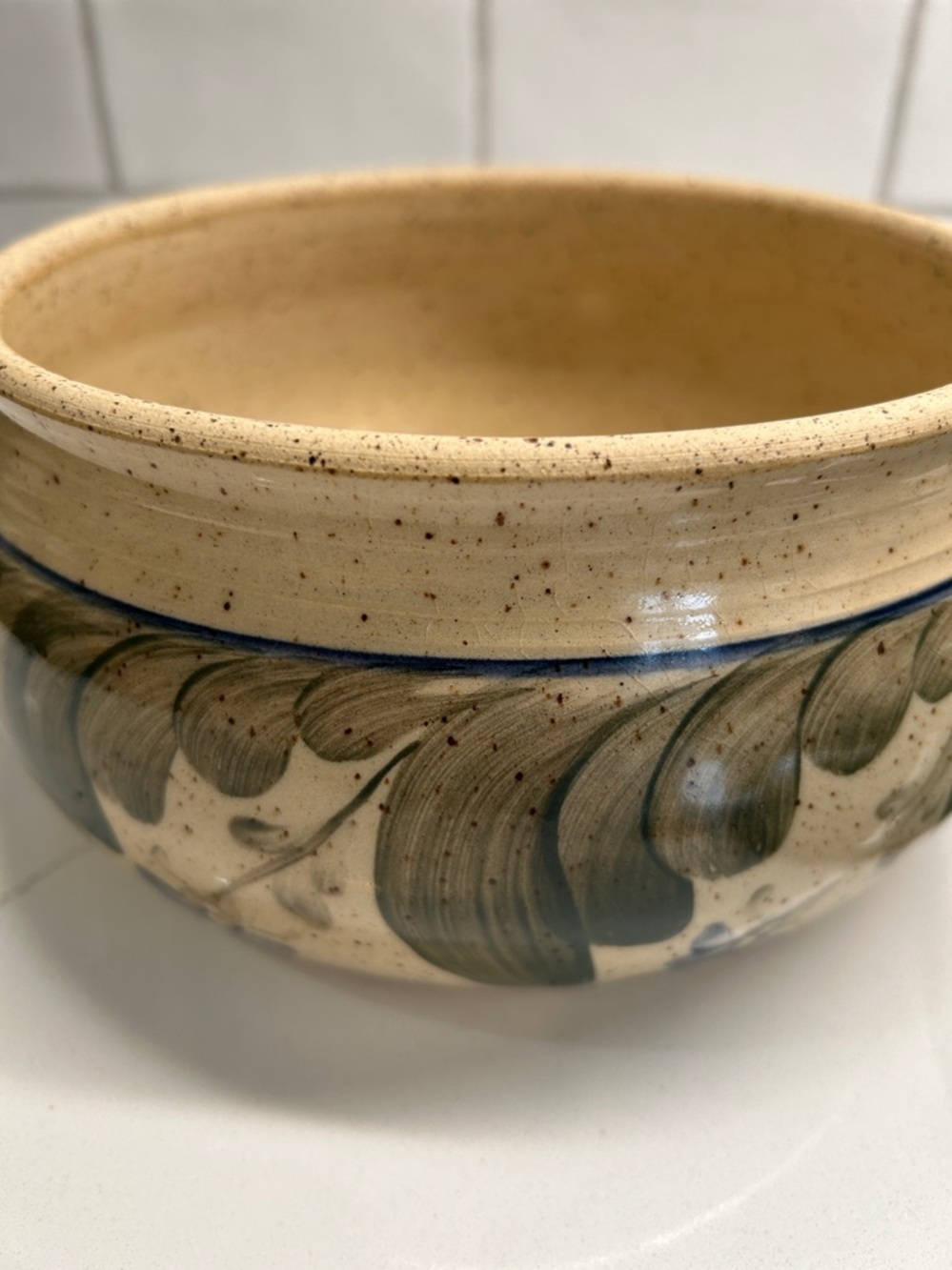 Vintage Pottery Hand-Painted Ceramic Covered Casserole in Green and Cream - Picture 3 of 13